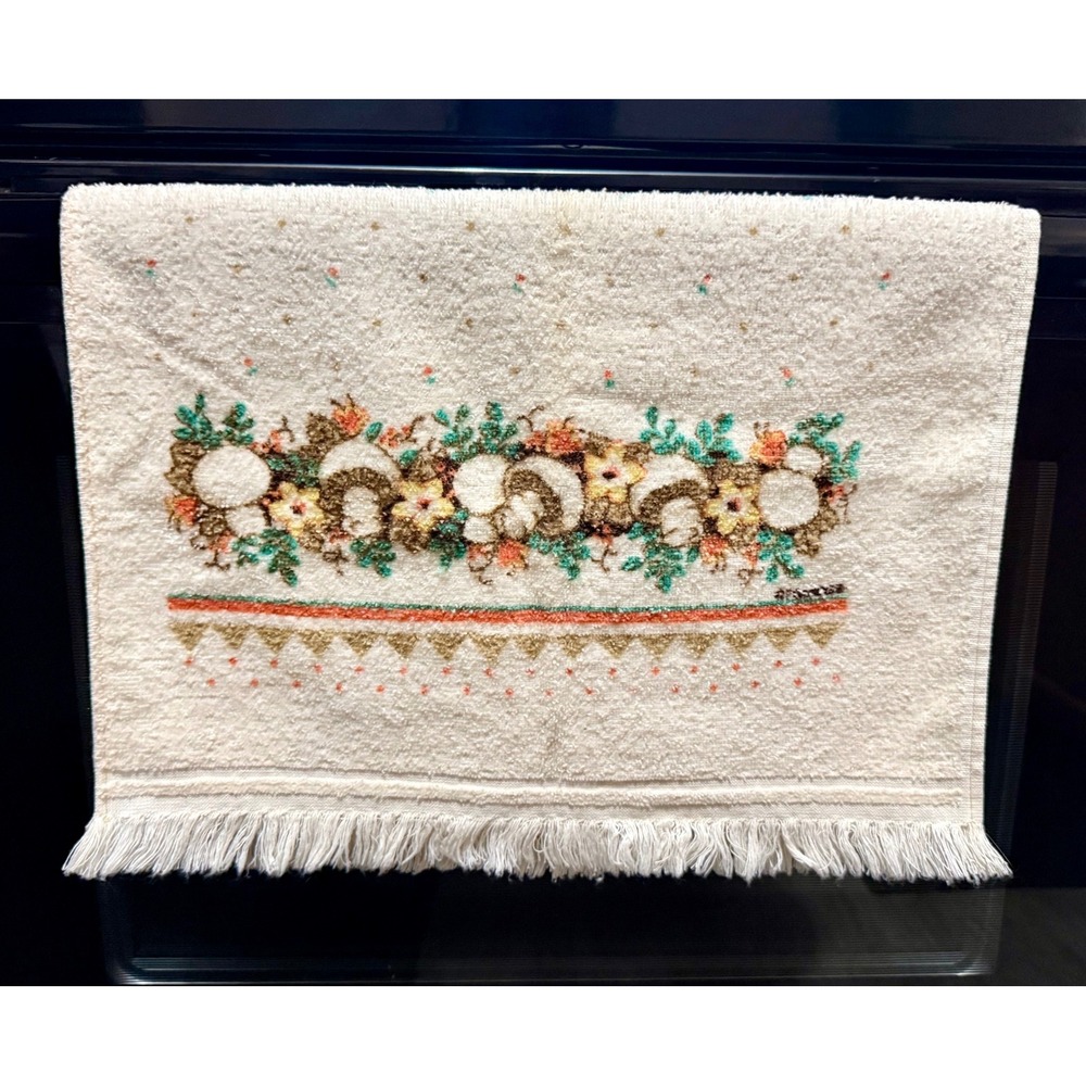 Vintage Mushroom Hand Towel Small Excellent Retro Cottagecore Fringed USA Made